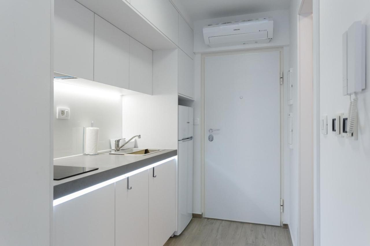 Apartments Sindy And Mendy With Parking Space In The Garage ดูบรอฟนิก ภายนอก รูปภาพ