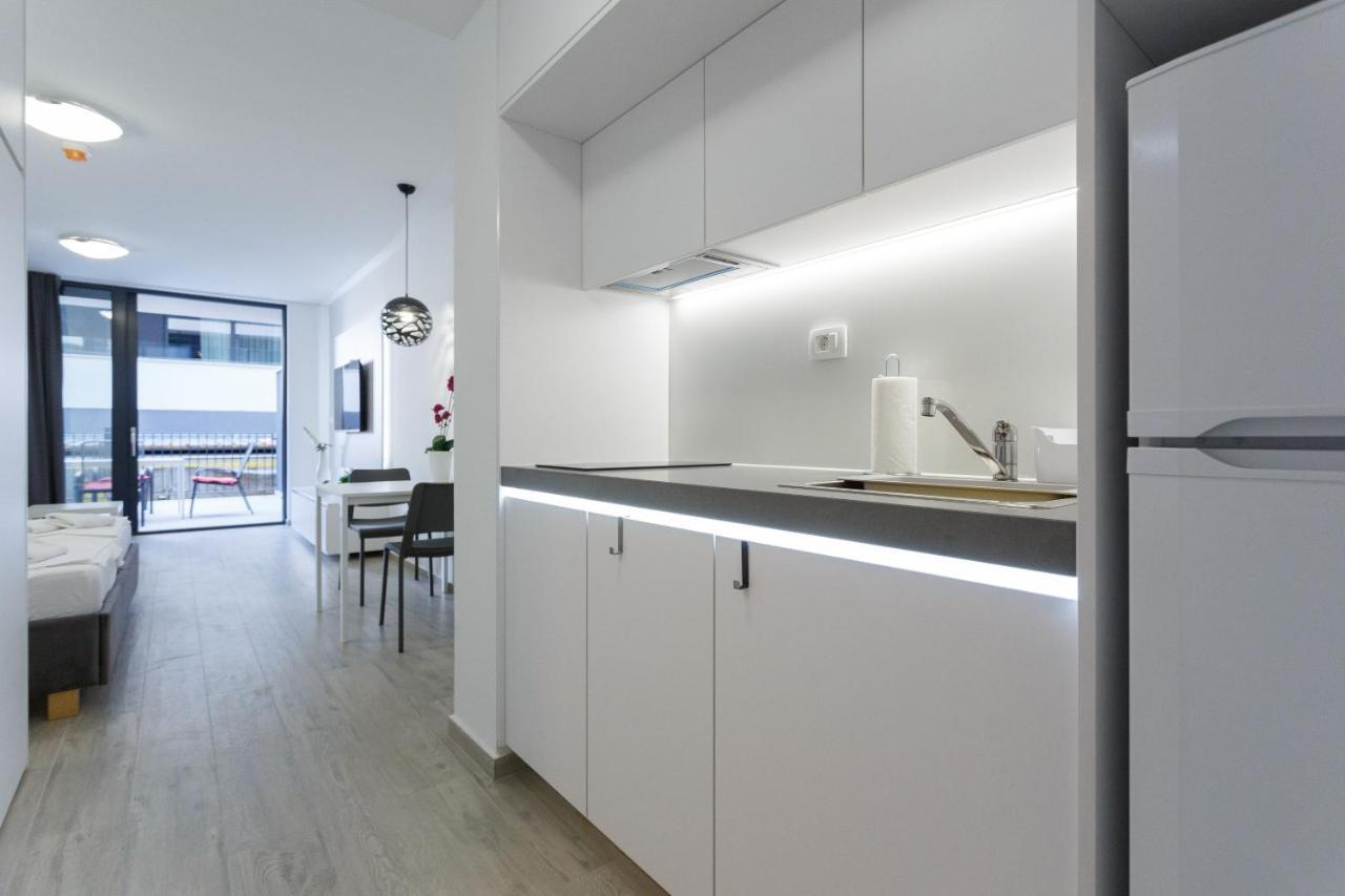 Apartments Sindy And Mendy With Parking Space In The Garage ดูบรอฟนิก ภายนอก รูปภาพ