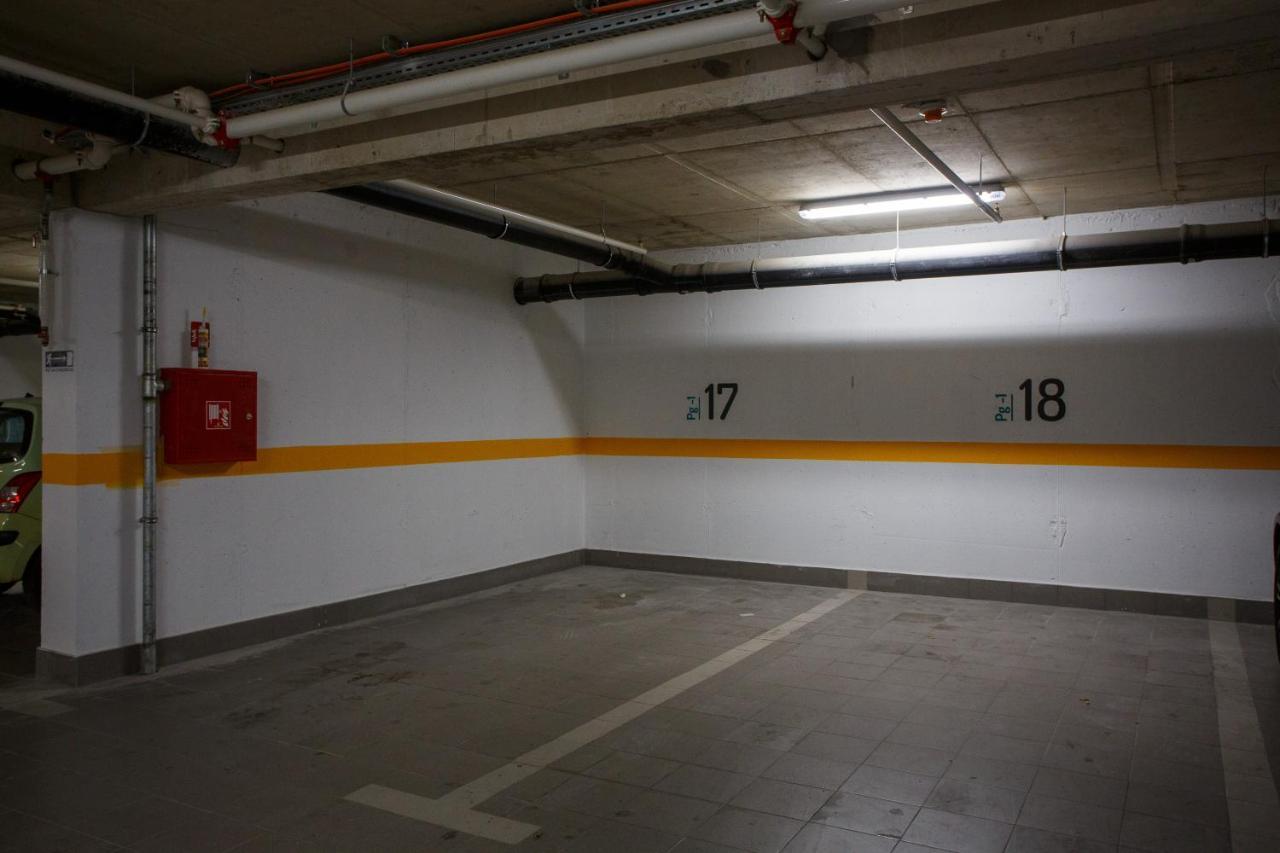 Apartments Sindy And Mendy With Parking Space In The Garage ดูบรอฟนิก ภายนอก รูปภาพ
