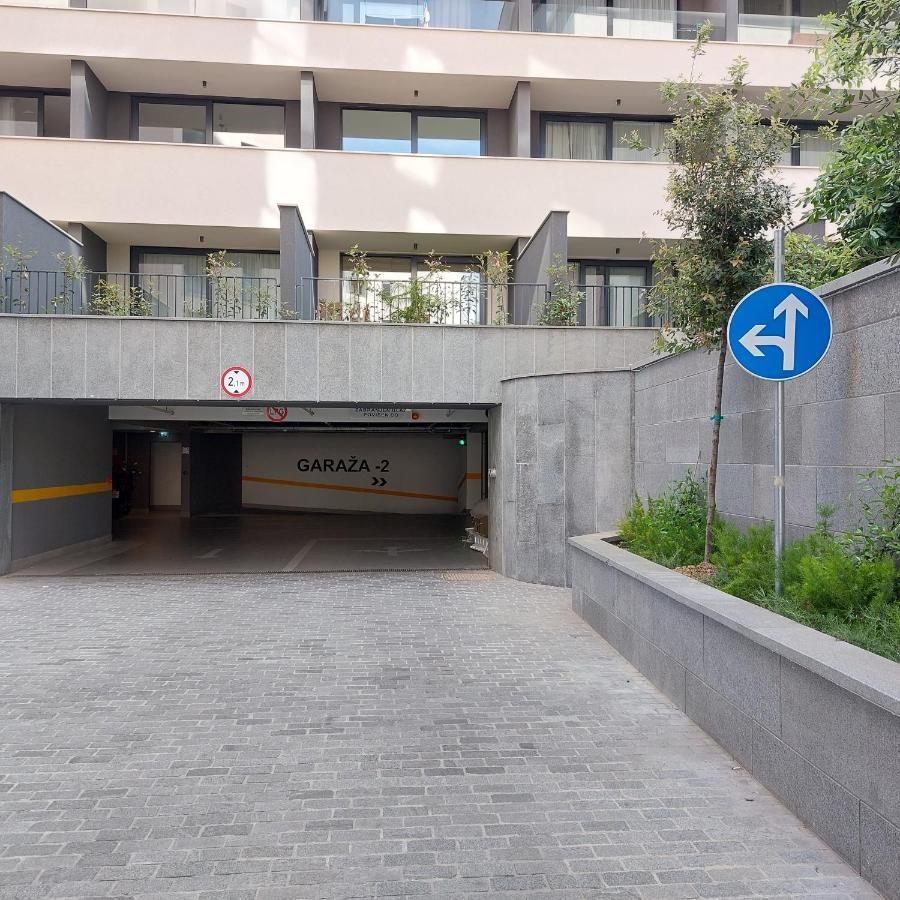 Apartments Sindy And Mendy With Parking Space In The Garage ดูบรอฟนิก ภายนอก รูปภาพ